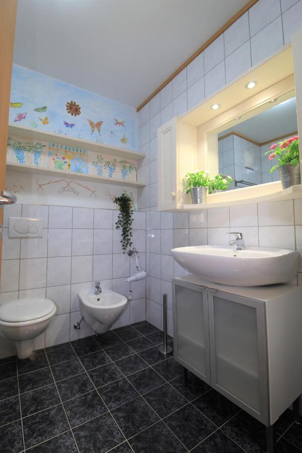 Family Apartment Fuchs บาด ไคลน์เคิร์ชไฮม์ ภายนอก รูปภาพ
